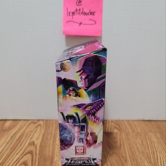 Hasbro Transformers Legacy Deluxe Class Sandstorm Action Figure - F4780 - Picture 4 of 6